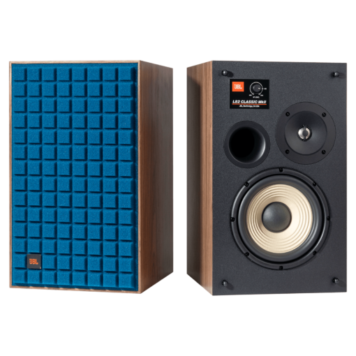 JBL L82MK2 Classic - Uovertruffen lyd, tidløs stil Øk lydopplevelsen din med JBL L82MK2 Classic, en legendarisk høyttaler som blander vintage sjarm med banebrytende teknologi.